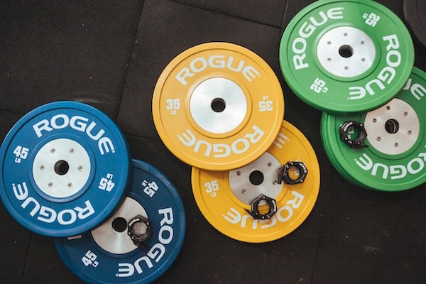 Descubre el equipamiento esencial para alcanzar tu máximo rendimiento en CrossFit
